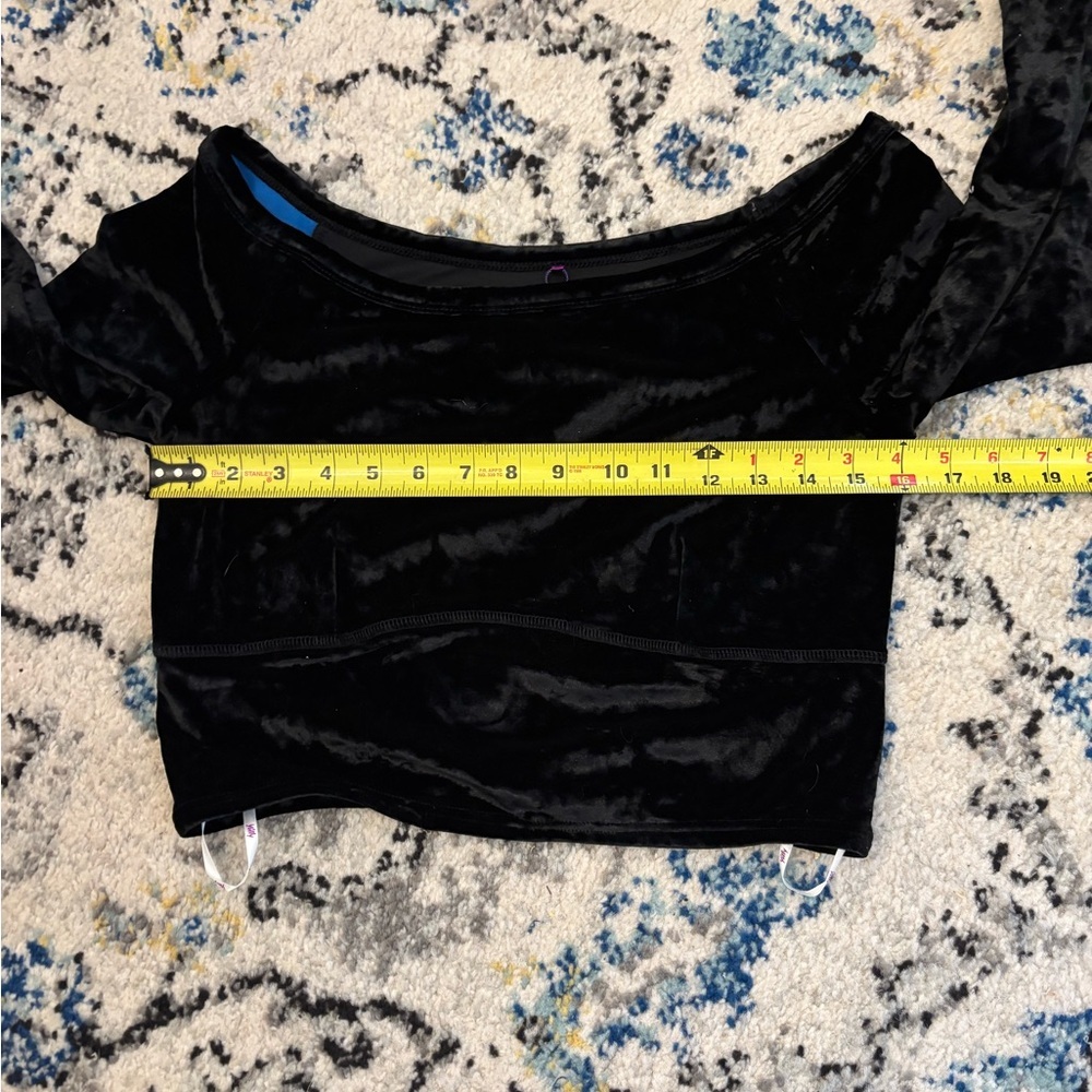 YITTY Black Velvet Off-Shoulder Crop Top - Picture 6 of 8